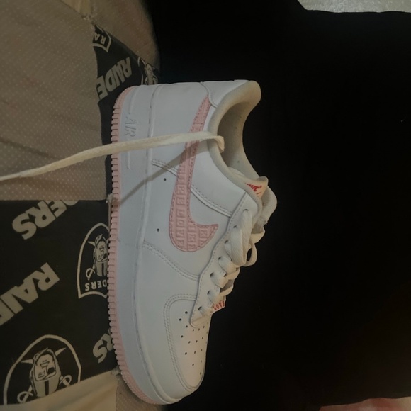 Force1 Shoes - Limited Edition Nike Wmns Air Force 1 Low 'Valentine's Day 2022' | White |size 8